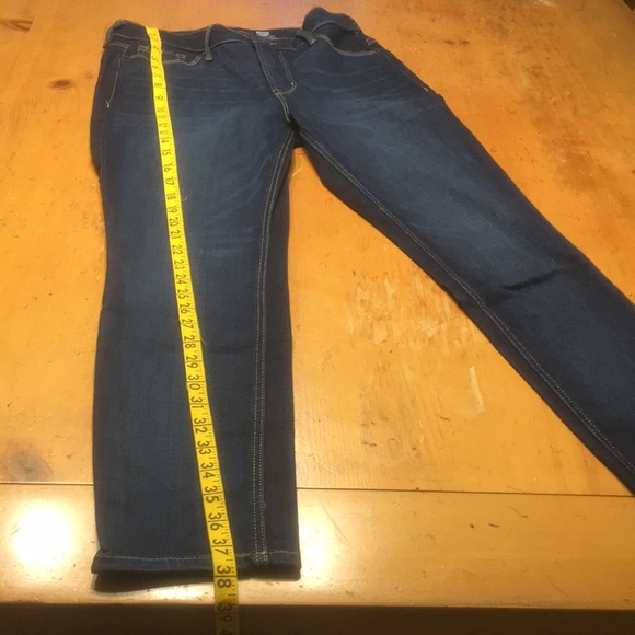 Old Navy Rockstar Super Skinny High Rise Jeans - Picture 7 of 13